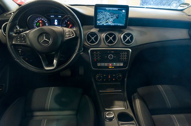 Mercedes-Benz GLA 200d URBAN 7G -DCT