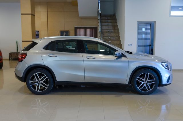 Mercedes-Benz GLA 200d URBAN 7G -DCT