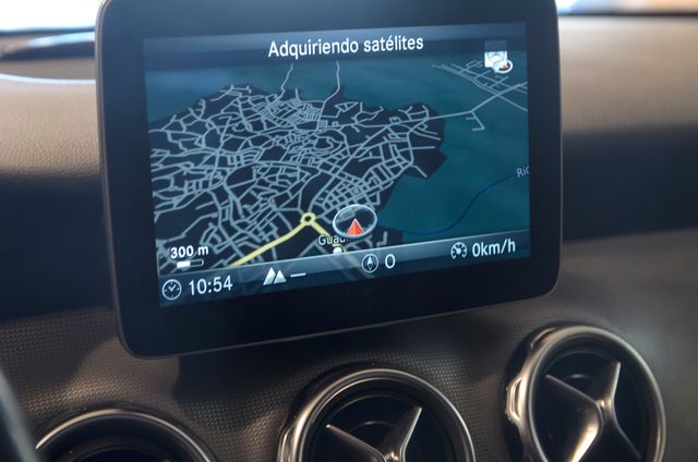 Mercedes-Benz GLA 200d URBAN 7G -DCT
