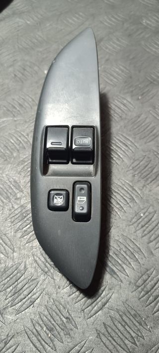 Mando elevalunas Toyota Yaris 2002