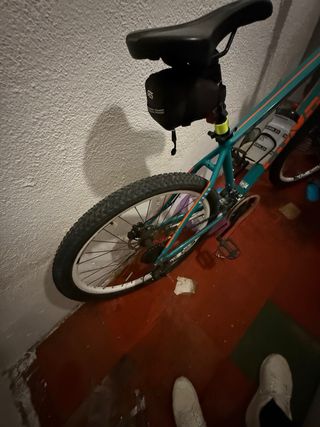 Bicicleta de montaña
ruedas de 27,5
talla S/M
