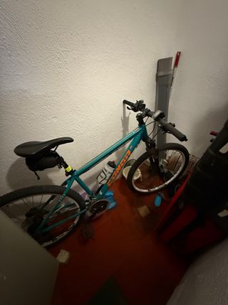 Bicicleta de montaña
ruedas de 27,5
talla S/M
