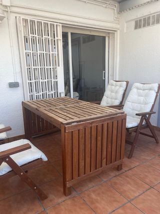 Mesa de madera para exterior