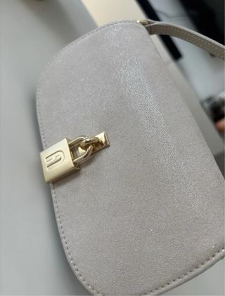 Bolso Furla Artemis Mini Crossbody Beige Dorado