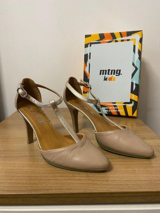 Tacones AJM Beige y Dorado Talla 38