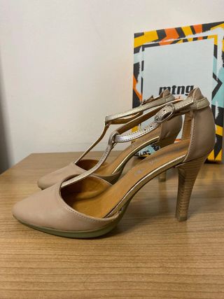 Tacones AJM Beige y Dorado Talla 38