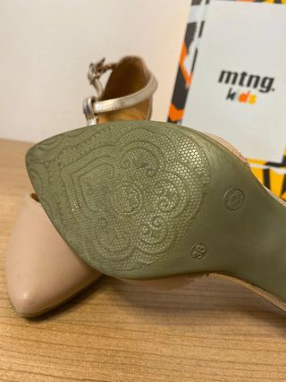 Tacones AJM Beige y Dorado Talla 38