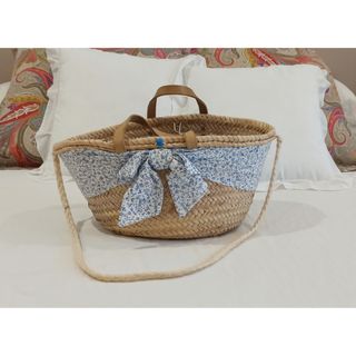 Capazo de mimbre para niña perfecto estado azul