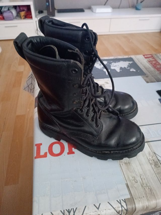Botas militares negras