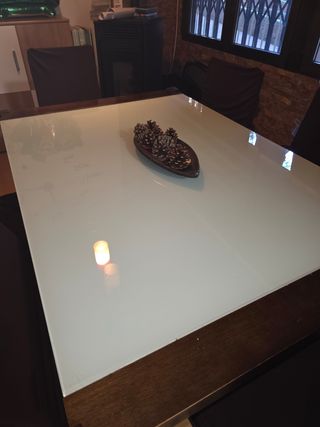 Mesa comedor extensible madera y cristal y sillas 