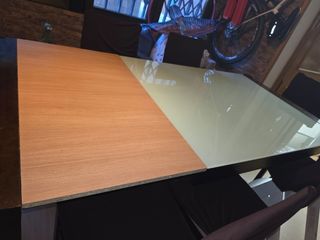 Mesa comedor extensible madera y cristal y sillas 