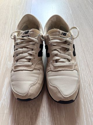 New Balance Bambas Beige y Negro