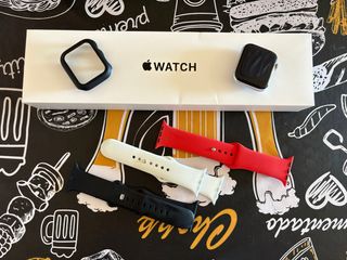 Apple Watch SE 44mm 2da Gen Plata