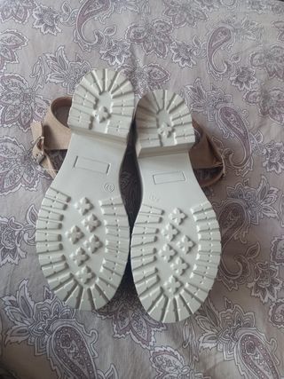 Sandalias beige tacón nuevas Talla 37