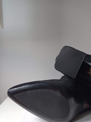 Stivaletti nuovissimi eleganti donna N 40