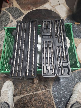 2 estuches de brocas grandes