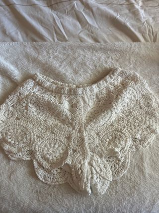 Pantalones playeros crochet blancos