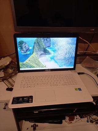 Portátil Asus 17 Blanco
