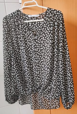 Blusa Zara lunares Talla M