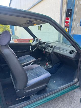 DOS PEUGEOT 205 
