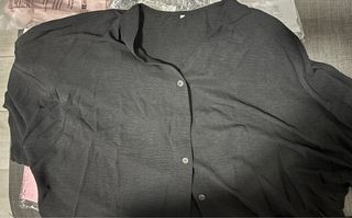 Blusa negra nueva con mangas acampanadas