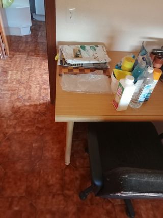 Mesa de despacho con cajonera