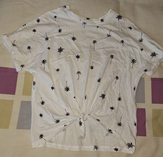 Camiseta manga corta con palmeras