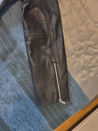 Cazadora de cuero mujer Cortefiel negra