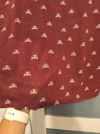 Camiseta manga larga burdeos con estampado