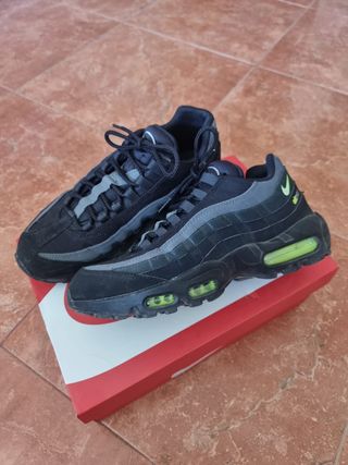 Nike Air Max 95 Negras y Verdes
Originales 