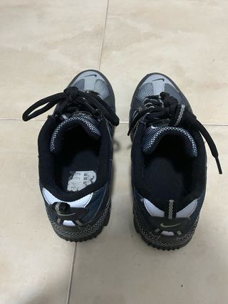 Zapatos Nike Negros y Grises