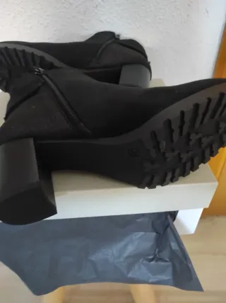 Botines de piel negros