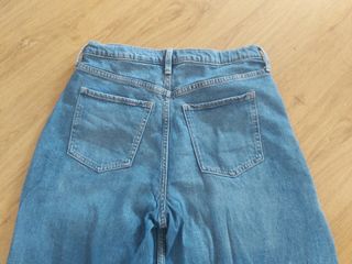 Vaquero niña wide leg H&M
Talla 170
