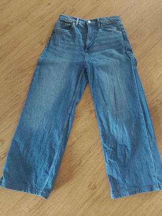 Vaquero niña wide leg H&M
Talla 170
