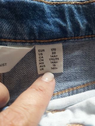 Vaquero niña wide leg H&M
Talla 170
