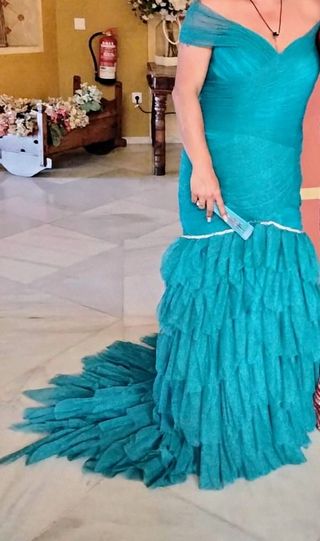 Traje de madrina verde azulado