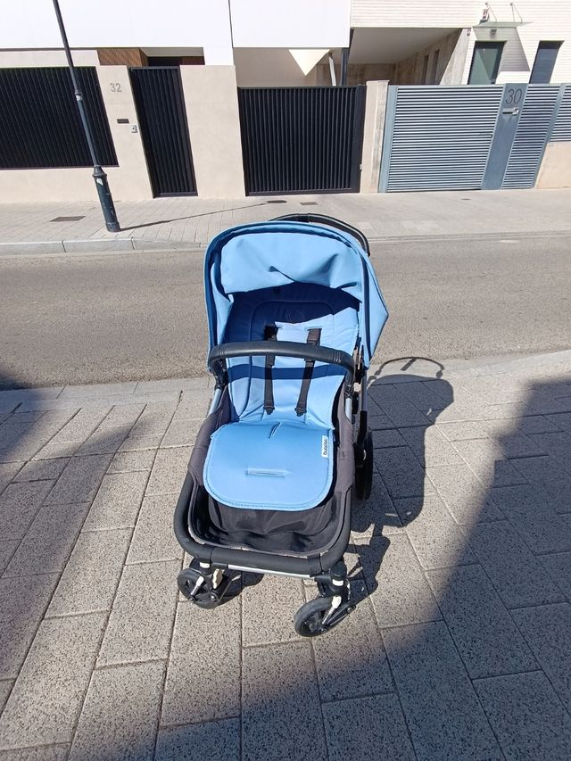 Carro Bugaboo Cameleon 3 con muchos accesorios.