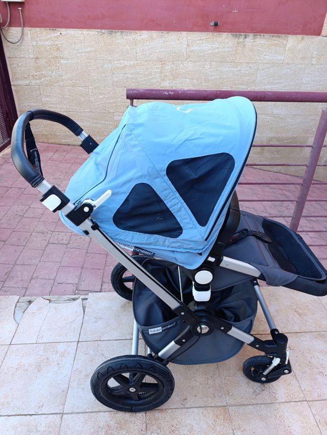 Carro Bugaboo Cameleon 3 con muchos accesorios.