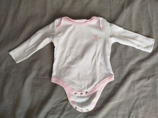 Ropa para bebé: Body rosa 0-1 mes + 3 pares calcet