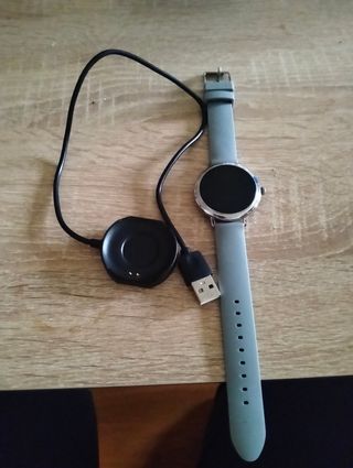 Reloj Inteligente Gris con Cargador