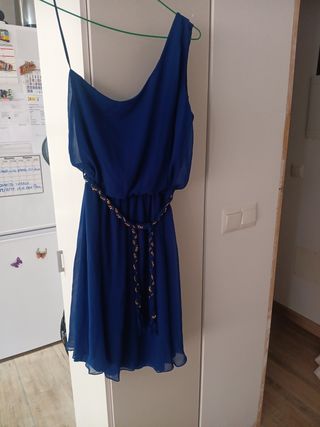 Vestido fiesta azul eléctrico con cinturón dorado