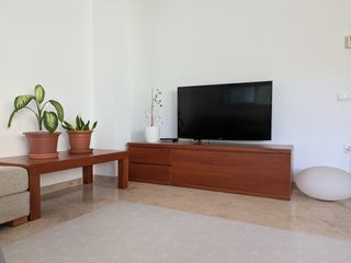Muebles de salón comedor madera