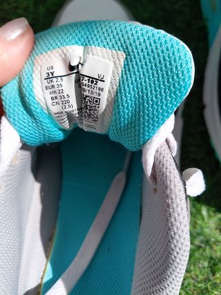 Zapatillas Nike Air Max grises y blancas