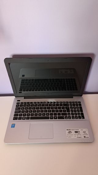 Portátil Asus K555L Plata y Negro