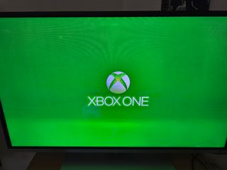 Xbox One S con 2 controller e gioco