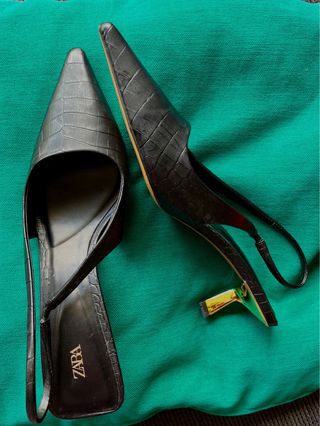 Zapatos Zara Slingback Tacón Kitten Negro Dorado