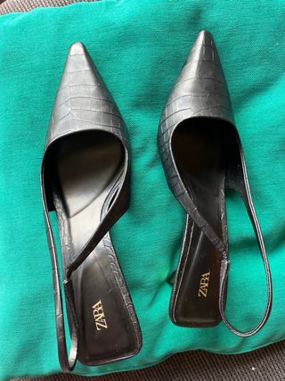 Zapatos Zara Slingback Tacón Kitten Negro Dorado