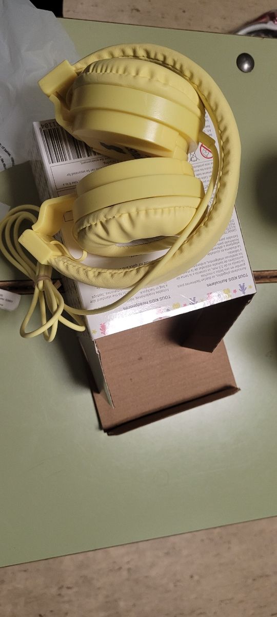 Auriculares de la firma Tous. Ajustables de tamaño