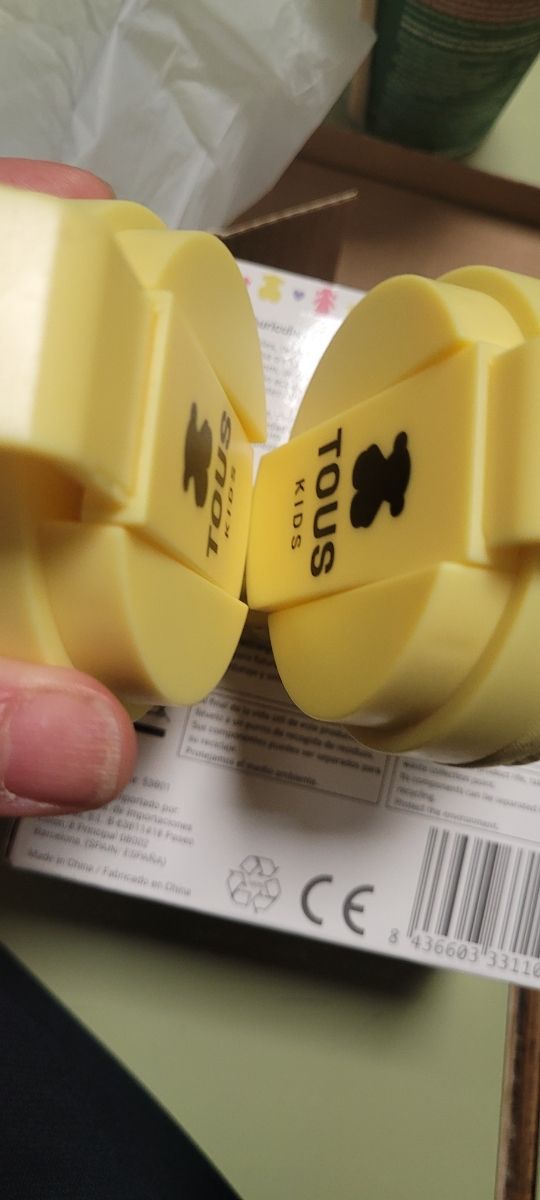 Auriculares de la firma Tous. Ajustables de tamaño