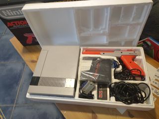 Nintendo NES Action Set con pistola Zapper
